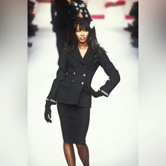 Chanel Vintage F/W 1995 Black White Logo Tweed 95A Jacket - Picture 2 of 16